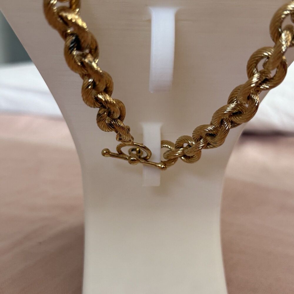 Heavy Vintage Gold Tone Rope Chain Necklace | Chunky Textured Toggle Clasp - Picture 3 of 5